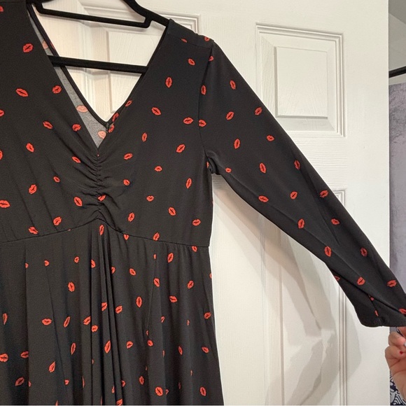 TORRID - Black Knit A-Line Dress with Red Kiss Print, Size 00 NWT, US Size 10 - Picture 10 of 16
